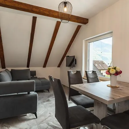 Julian Manor Bovec
