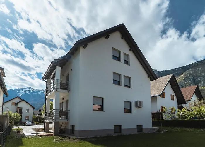 Julian Manor דירה