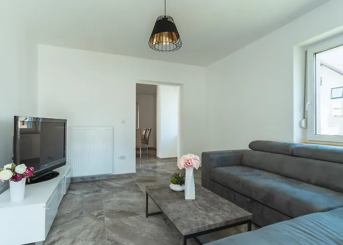 דירה Julian Manor בובק