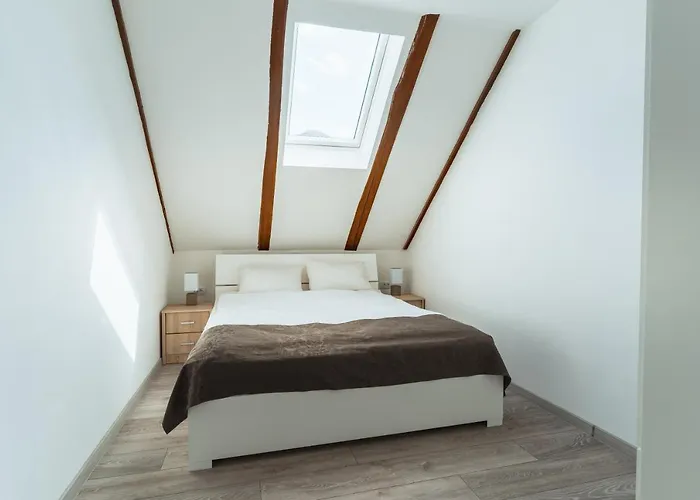 דירה Julian Manor